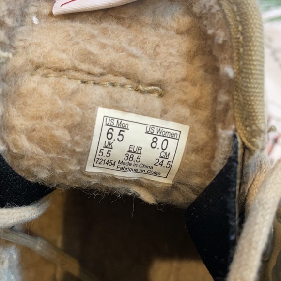 🛹VANS🛹 Unisex sk8 - Fur Lined Suede High Tops. Men’s 6.5, Women’s 8 - Picture 7 of 8